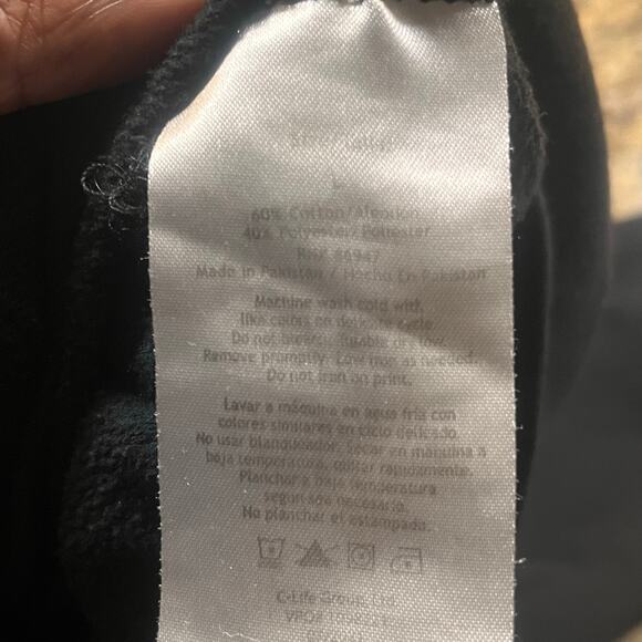 Betty Boop Women’s Size Large Angel Wings “Born to Rise” Graphic Hoodie Black - Picture 2 of 8